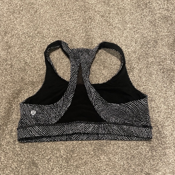 Lululemon sports bra - Picture 2 of 3